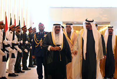 زيارة دولة.. رئيس الإمارات يستقبل أمير الكويت في قصر الوطن