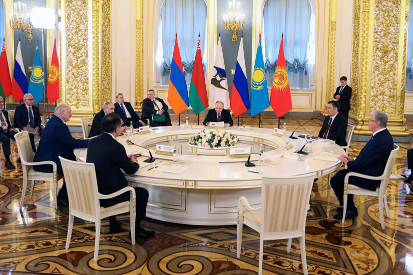 بوتين يشيد بقدرة الاتحاد الأوراسي على مجابهة العقوبات الغربية