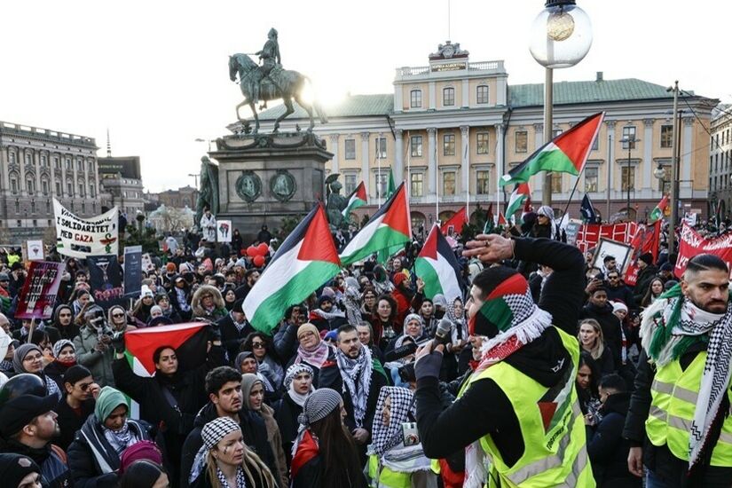 السويد.. آلاف المتظاهرين يحتجون على مشاركة إسرائيل في مسابقة يوروفيجن