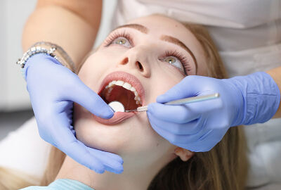 علامات أمراض الكبد التي قد تظهر في الفم