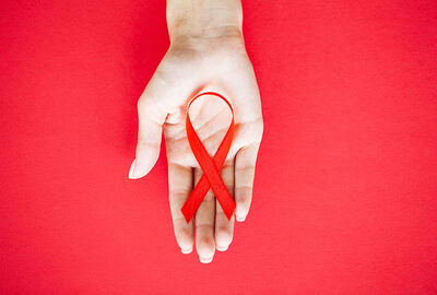 علماء يتمكنون من شفاء امرأة مصابة بفيروس نقص المناعة البشرية