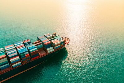 العالم فى ترقب لإرتفاع أسعار السلع بعد تراجع حركة السفن في قناة السويس بنسبة 42 %
