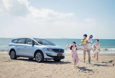 Geely الصينية تكشف عن إحدى أفضل السيارات العائلية لهذا العام