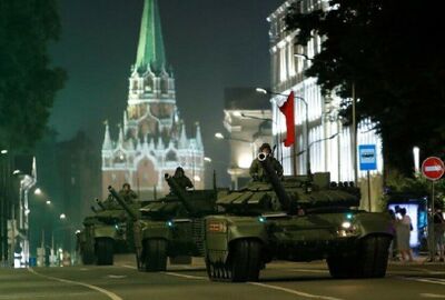 إغلاق عدد من الشوارع الرئيسية في موسكو الليلة بسبب بروفة موكب النصر