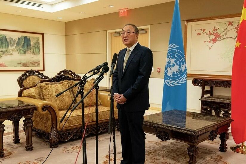 المندوب الصيني لدى الأمم المتحدة يدعو لتهيئة الظروف لبدء المفاوضات بشأن أوكرانيا