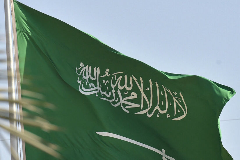 السعودية.. القبض بالجرم المشهود على موظفين بمحكمة جدة أثناء تلقي رشوة