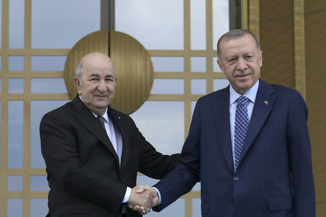 الرئيس الجزائري يهنئ أردوغان