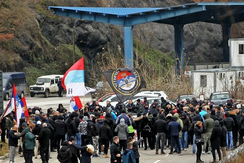 ممثلو الاتحاد الأوروبي والولايات المتحدة يطالبون بريشتينا بوقف التصعيد فورا شمال كوسوفو
