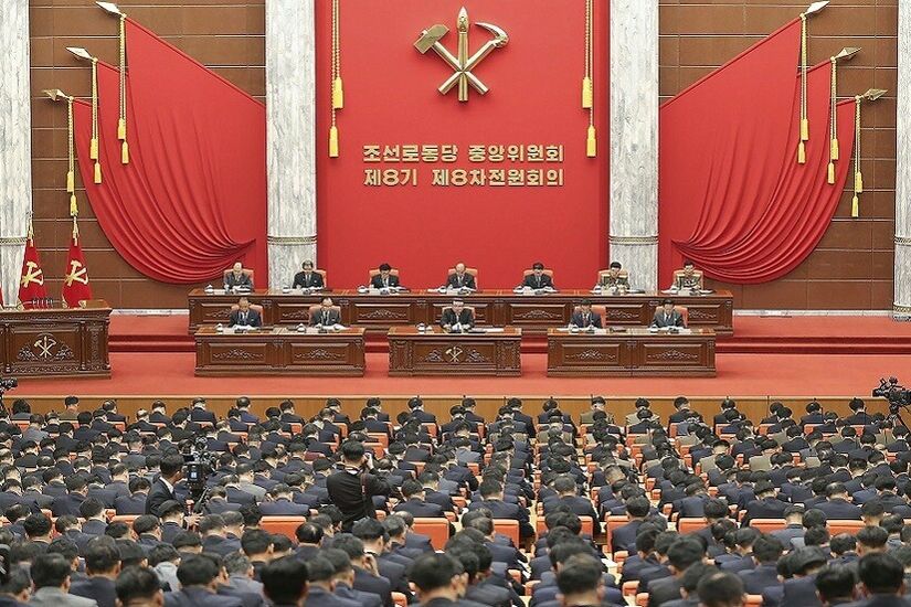 قيادة كوريا الشمالية تعقد اجتماعا لتحديد الاستراتيجية الدبلوماسية والدفاعية للبلاد