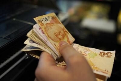 سعر الليرة التركية ينخفض إلى مستوى قياسي جديد أمام الدولار
