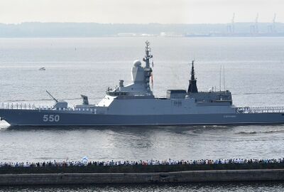 روسيا تحدّث بعض سفنها الحربية وتزودها بأسلحة جديدة