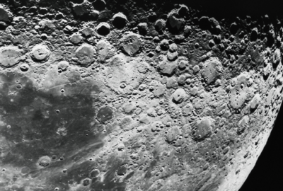 اكتشاف هام لمدى قدم سطح القمر!