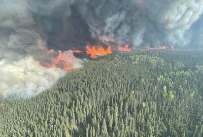 كندا.. مصرع إطفائية في حرائق ضخمة تشهدها غابات البلاد