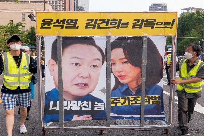 الحكم على حماة رئيس كوريا الجنوبية بالسجن
