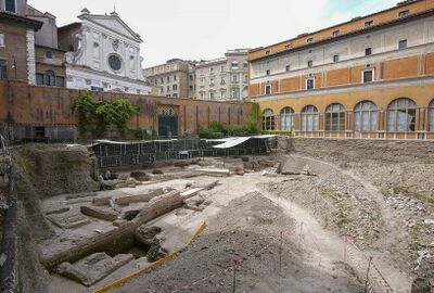 إيطاليا.. اكتشاف أنقاض مسرح قديم في روما