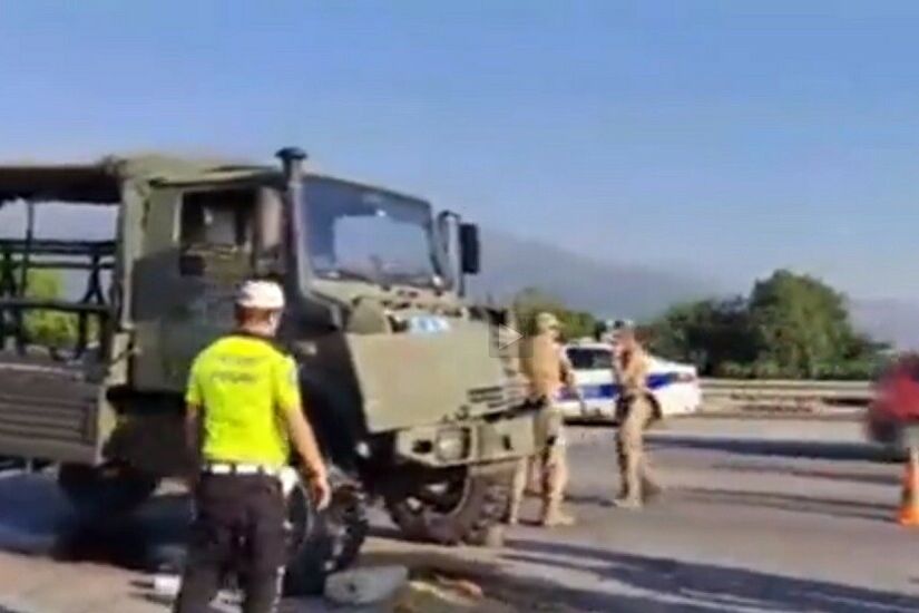 تركيا.. إصابة 10 جنود في اصطدام عربة عسكرية بشاحنة في هاتاي