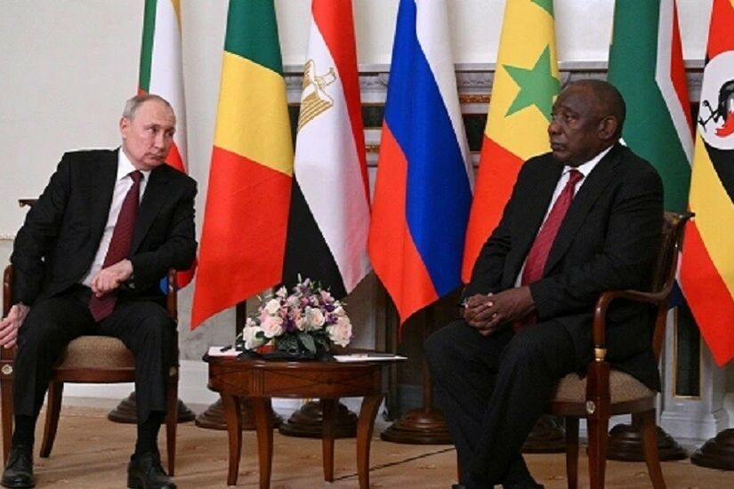 بوتين وقادة 7 دول إفريقية يدعون لرفع العقوبات المفروضة على صادرات الحبوب والأسمدة الروسية