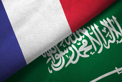 السفارة السعودية لدى فرنسا تصدر بيانا بشأن سقوط مواطن من شرفة فندق