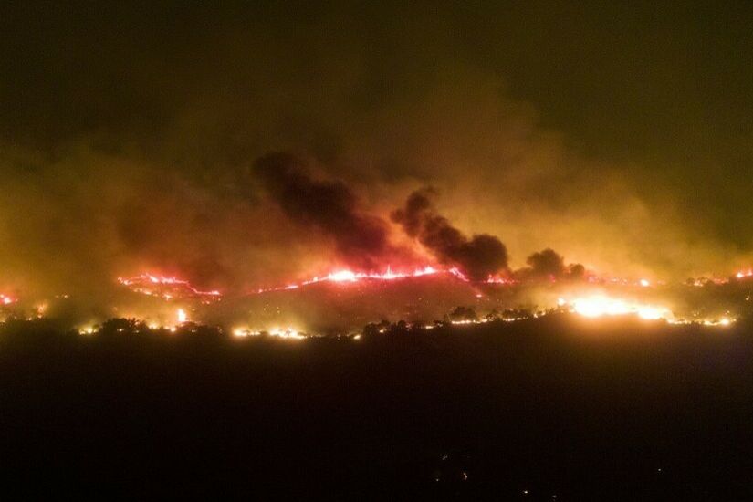 تركيا.. حرائق الغابات في إسطنبول تهدد المباني السكنية