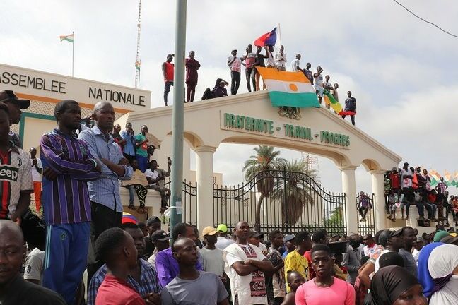 العسكريون في النيجر يبطلون اتفاقيات عسكرية موقعة مع فرنسا ويتعهدون بالرد الفوري على 