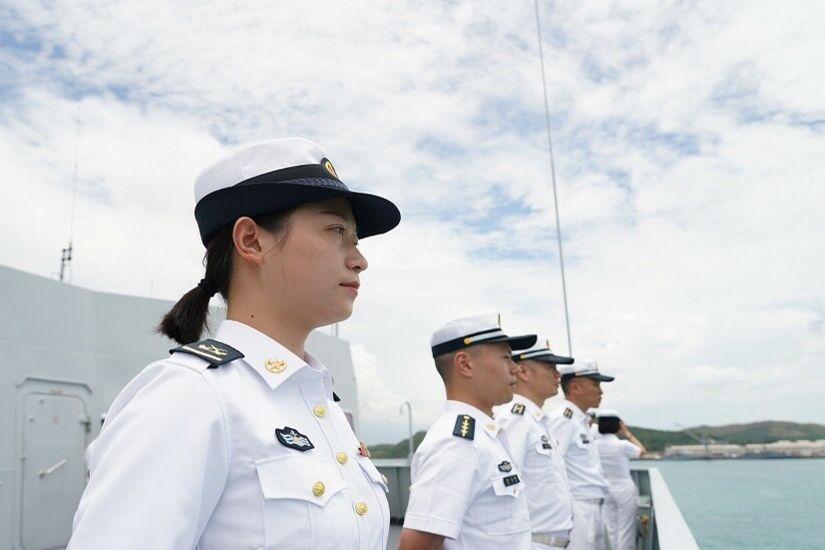 الصين تضع قواتها في حالة تأهب تزامنا مع عبور سفينتين أمريكية وكندية مضيق تايوان