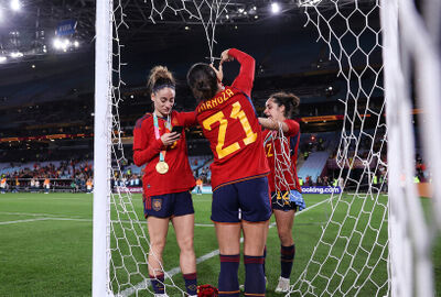 إسبانيا تدافع عن ملف كأس العالم 2030 بعد أزمة قبلة المونديال