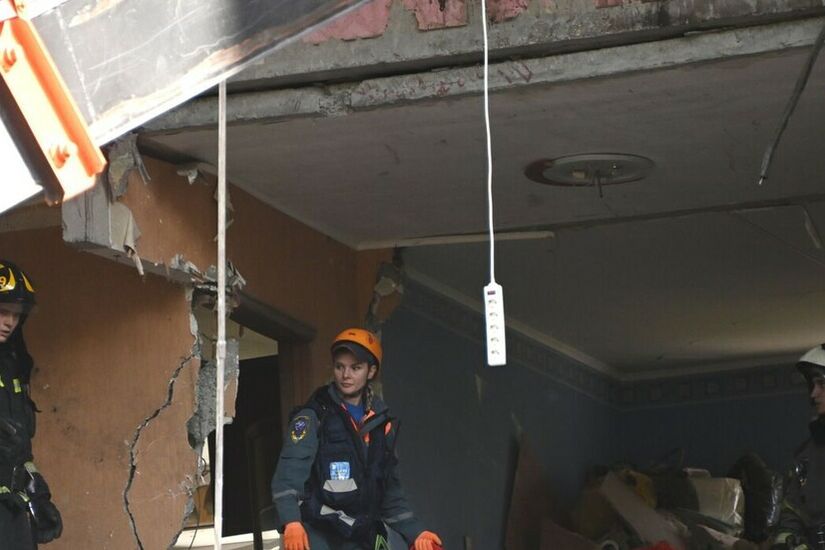 ارتفاع عدد ضحايا انهيار جزء من مبنى في ضواحي موسكو جراء انفجار أنبوب غاز إلى 7 قتلى و20 مصابا