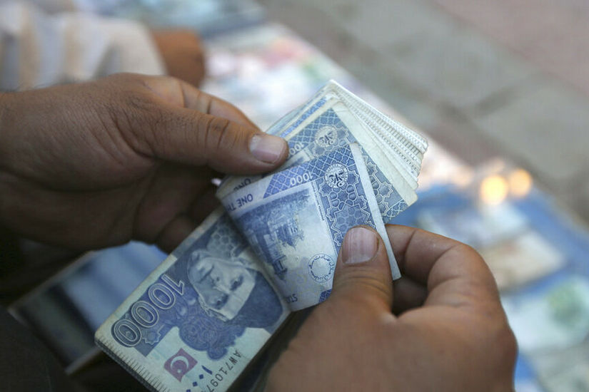 بلومبيرغ: العملة الأفغانية أصبحت من أقوى العملات