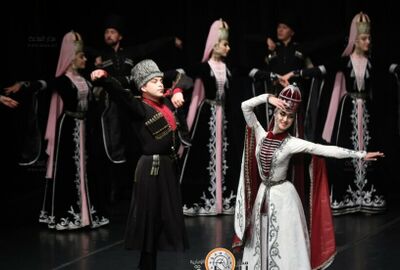 عرض مسرحي لفرقة كباردينكا بالمركز الثقافي الملكي بعمان بحضور السفير الروسي