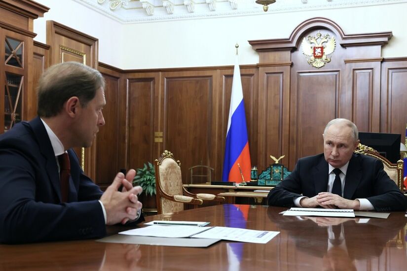 بوتين يثني على عمل الحكومة الروسية ويشير إلى أرقام اقتصادية مهمة