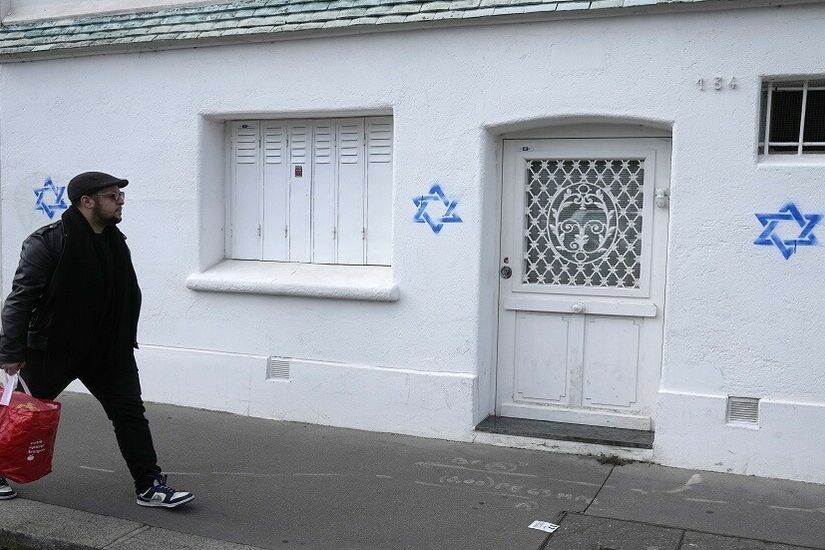 بعد العثور على رسومات نجمة داوود.. فرنسا تتعهد بمحاربة معاداة السامية