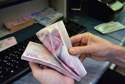 سعر اليورو الرسمي يبلغ مستوى هو الأول في تاريخ تركيا