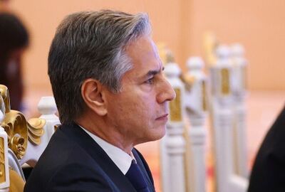 صحيفة: وزير خارجية تركيا رفض معانقة بلينكن بسبب موقف غير دبلوماسي