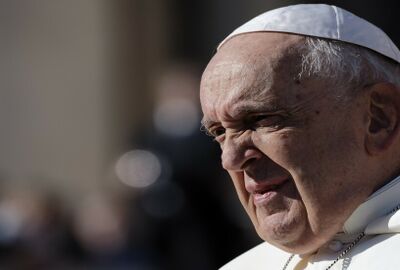 البابا فرنسيس يقيل أسقفا أمريكيا بارزا بسبب انتقاده لبابويته