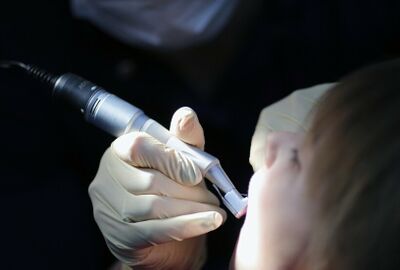 وفاة طفل في مدينة بورصة التركية بعد قلع أحد أسنانه