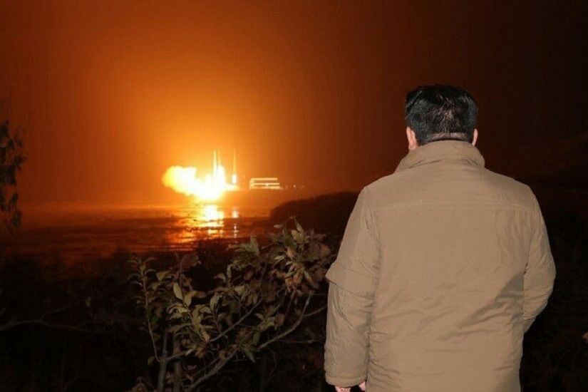 بالصور.. كوريا الشمالية تعلن نجاح وضع قمر صناعي عسكري في المدار