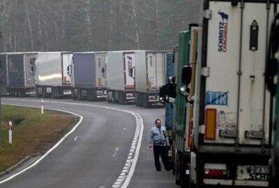 وسائل إعلام: سلوفاكيا تحظر حركة الشاحنات عبر الحدود مع أوكرانيا