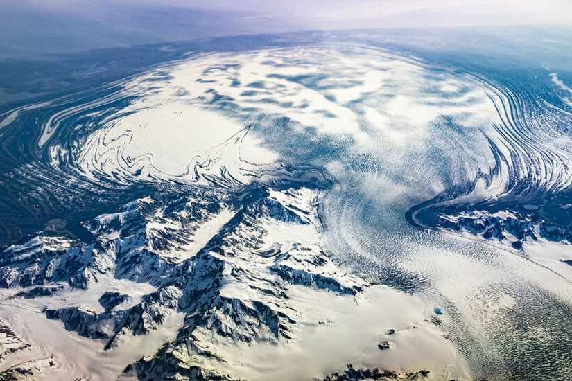 ناسا تكتشف بحيرة مخفية وأسرار أخرى في أكبر نهر جليدي في أمريكا الشمالية