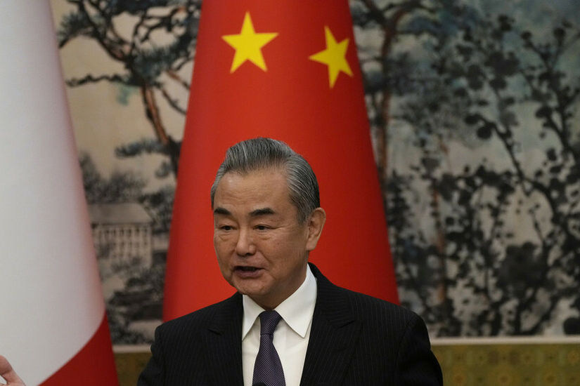 وزير خارجية الصين يحدد شرط الحوار المتساوي مع الاتحاد الأوروبي