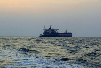 هيئة البحرية البريطانية: كيان عرف نفسه بالبحرية اليمنية أمر سفينة بتغيير مسارها إلى ميناء يمني