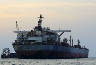 بريتش بتروليوم تعلق جميع عمليات عبور ناقلات النفط في البحر الأحمر