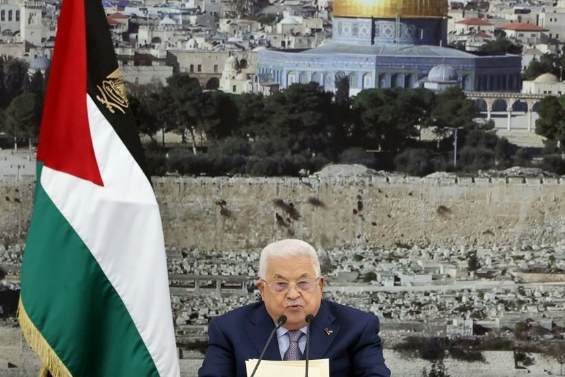 النتائج مطمئنة.. الرئيس الفلسطيني يغادر المستشفى بعد فحوصات طبية