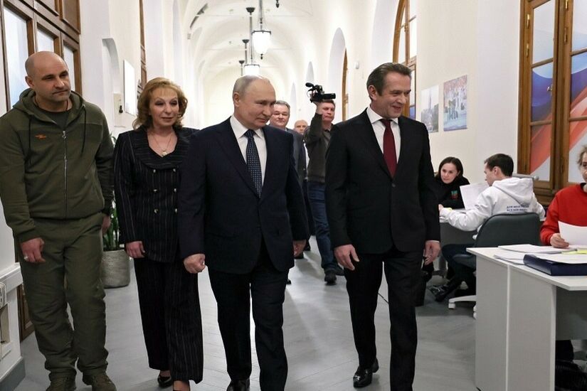 بوتين يزور مقر حملته الانتخابية في موسكو لأول مرة