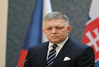 رئيس وزراء سلوفاكيا يعارض عضوية أوكرانيا في الناتو