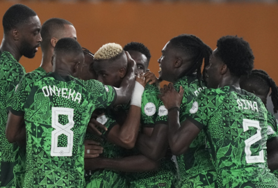 نيجيريا تتخطى الكاميرون وتضرب موعدا مع أنغولا في ربع نهائي كأس إفريقيا