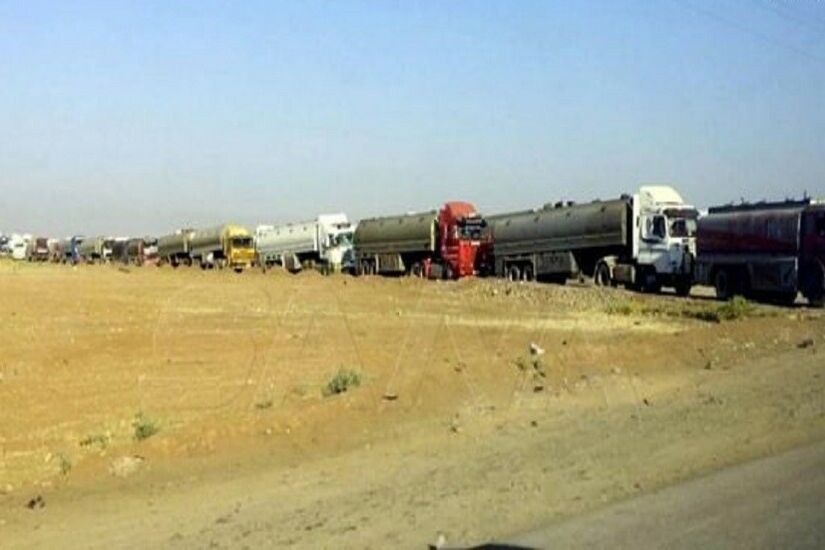 سانا: الجيش الأمريكي أخرج 160 صهريجا وشاحنة حبوب نهبت من سوريا إلى مواقعه في العراق