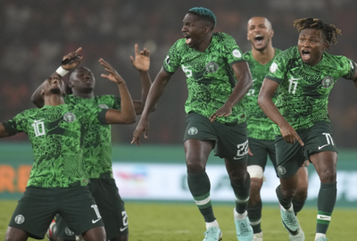 منتخب نيجيريا يحجز بطاقة التأهل الأولى إلى نهائي كأس إفريقيا في كوت ديفوار