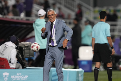 الاتحاد السوري يكافئ المدرب كوبر بعد إنجازه التاريخي مع نسور قاسيون في كأس آسيا