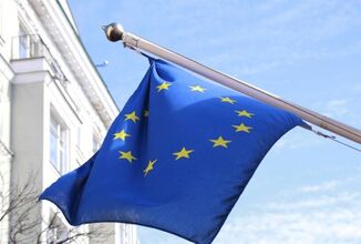 وسائل إعلام: الاتحاد الأوروبي يتوصل إلى اتفاق حول عملية عسكرية مشتركة في البحر الأحمر