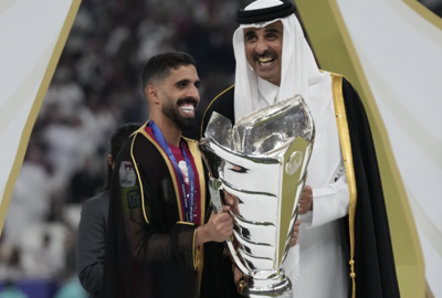 رئيس الإمارات يوجه رسالة لأمير قطر بعد تتويج منتخب بلاده بكأس آسيا